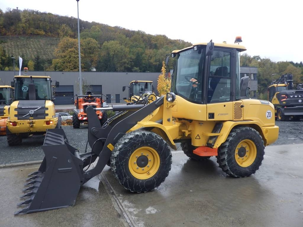 Volvo L 30 G - Rataslaadur: pilt 1 Volvo L 30 G - Rataslaadur: pilt 1