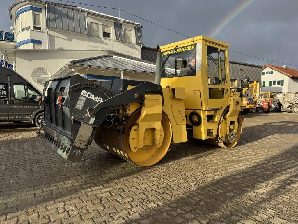 Bomag BW 144 AD-2 mit Splittstreuer BS180 - Teerull: pilt 4 Bomag BW 144 AD-2 mit Splittstreuer BS180 - Teerull: pilt 4