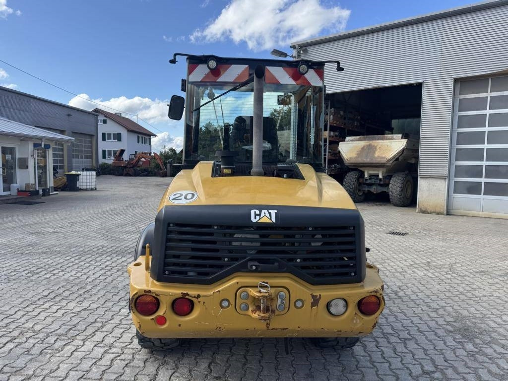 CAT 908M mit Klappschaufe und Palletengabeln - Rataslaadur: pilt 5 CAT 908M mit Klappschaufe und Palletengabeln - Rataslaadur: pilt 5