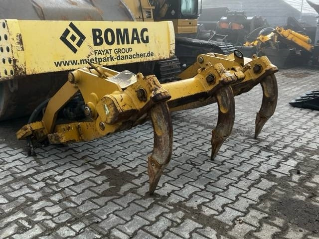 Roomiklaadur CAT Ripper für CAT 973D: pilt 1