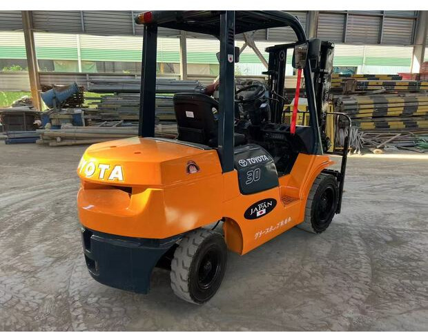 Kahveltõstuk 2022 Toyota FD30: pilt 11