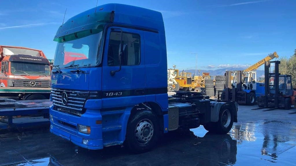 Mercedes-Benz 1843 - Sadulveok: pilt 1 Mercedes-Benz 1843 - Sadulveok: pilt 1