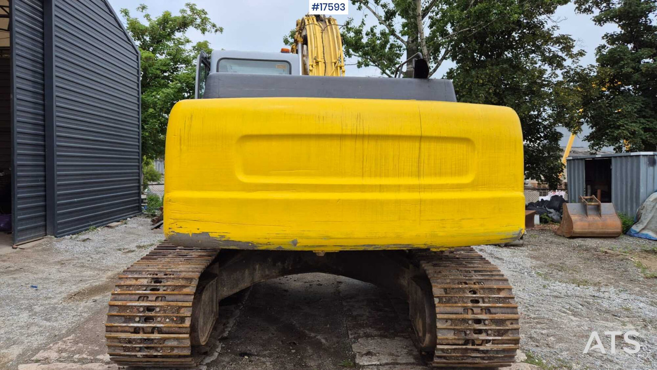 Lintekskavaator 2005 New Holland E215: pilt 16