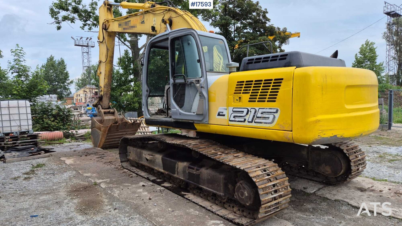 2005 New Holland E215 - Lintekskavaator: pilt 3 2005 New Holland E215 - Lintekskavaator: pilt 3