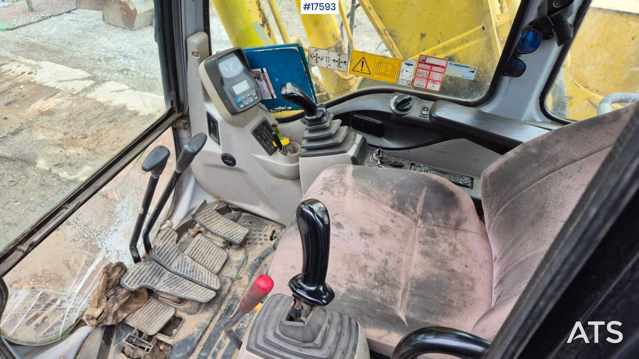Lintekskavaator 2005 New Holland E215: pilt 20