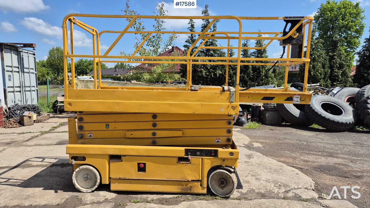 2007 Haulotte Compact 12 - Käärlift: pilt 4 2007 Haulotte Compact 12 - Käärlift: pilt 4