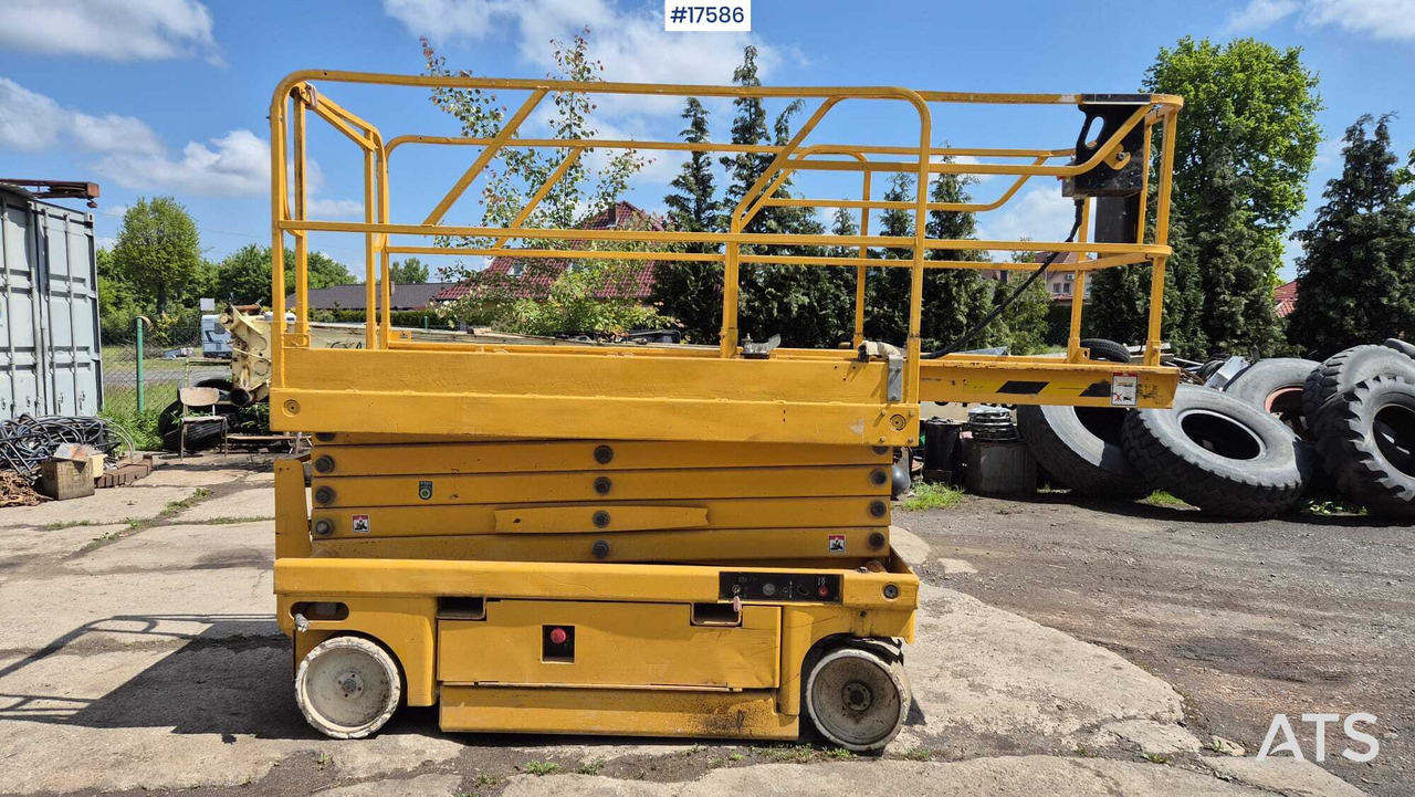2007 Haulotte Compact 12 - Käärlift: pilt 5 2007 Haulotte Compact 12 - Käärlift: pilt 5