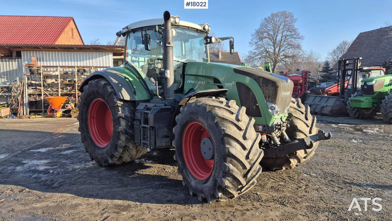 FENDT 933 Vario agricultural tractor (2015) - Traktor: pilt 1 FENDT 933 Vario agricultural tractor (2015) - Traktor: pilt 1
