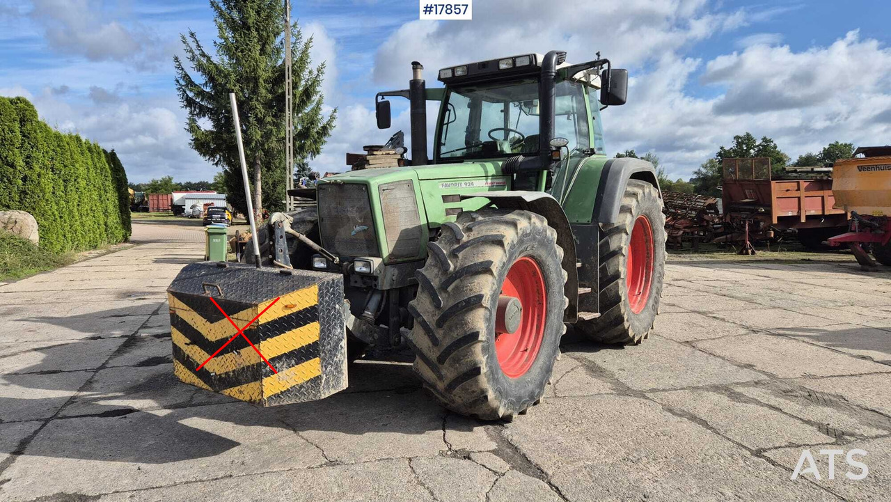 FENDT VARIO FAVORIT 924 agricultural tractor (1999) - Traktor: pilt 3 FENDT VARIO FAVORIT 924 agricultural tractor (1999) - Traktor: pilt 3