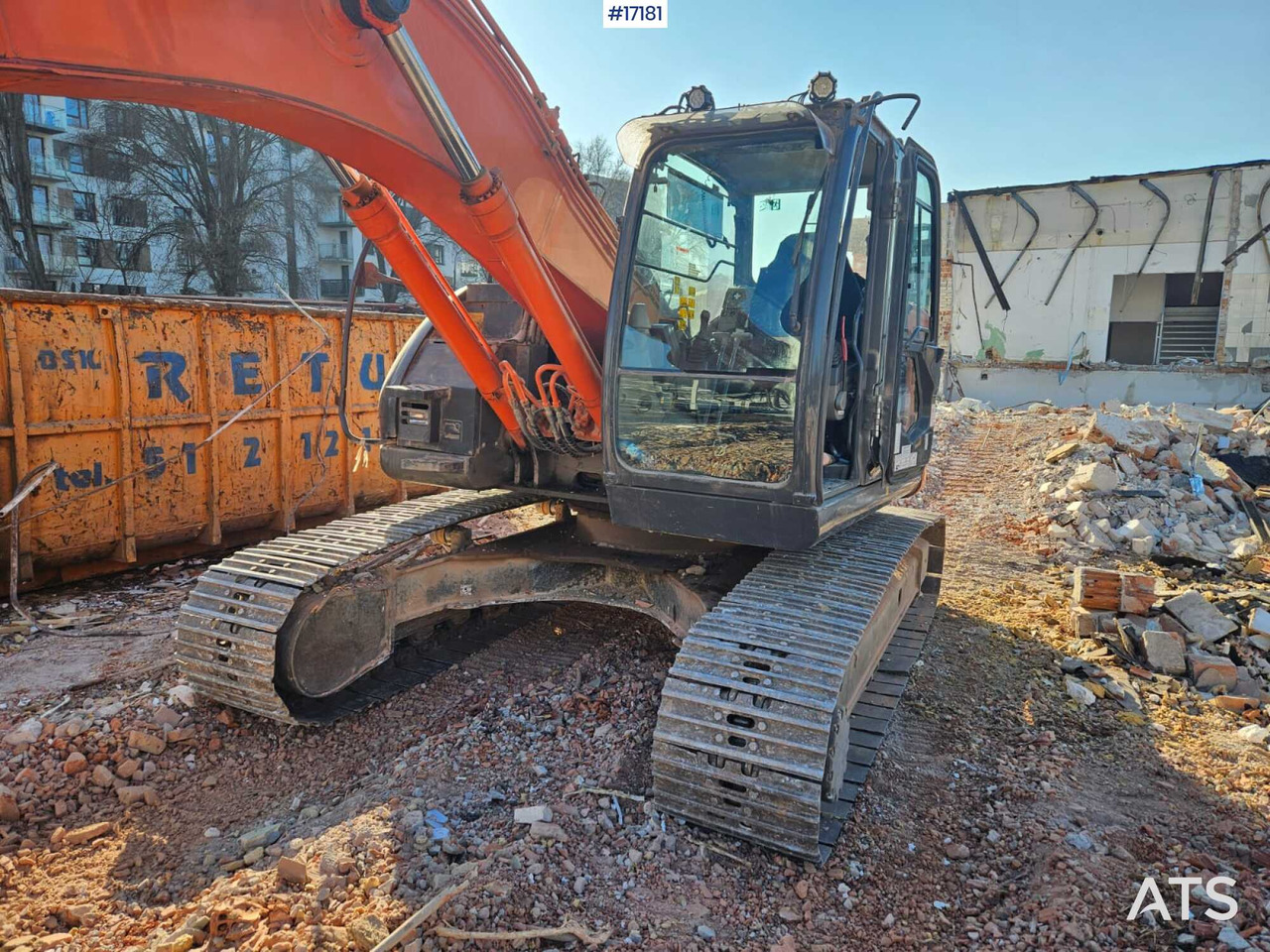 Hydraulic excavator Hitachi ZX225 LC (2013) - Lintekskavaator: pilt 2 Hydraulic excavator Hitachi ZX225 LC (2013) - Lintekskavaator: pilt 2