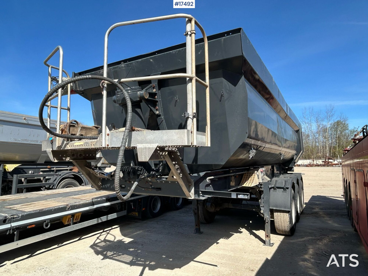 Semi-trailer truck, tipper SCHWARZMULLER K-serie (2013) - Kallur-poolhaagis: pilt 4 Semi-trailer truck, tipper SCHWARZMULLER K-serie (2013) - Kallur-poolhaagis: pilt 4