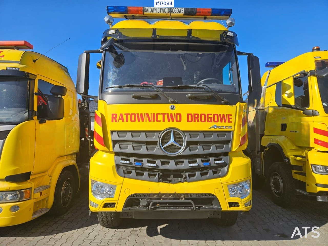 Specjalistyczny pojazd ratunkowy Mercedes Benz Arocs 4853 8x8 (2021) - Puksiirauto: pilt 3 Specjalistyczny pojazd ratunkowy Mercedes Benz Arocs 4853 8x8 (2021) - Puksiirauto: pilt 3
