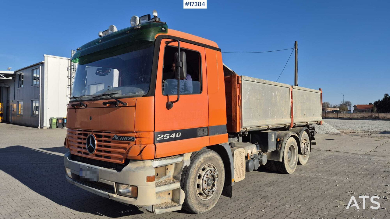 Three-axle tipper MERCEDES-BENZ ACTROS 2540 (1997) - Kallurauto: pilt 1 Three-axle tipper MERCEDES-BENZ ACTROS 2540 (1997) - Kallurauto: pilt 1