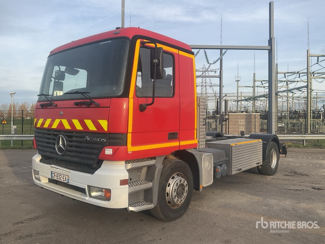 1999 Mercedes-Benz Actros 1835 4x2 Cab and Chassis - Kabiinišassiiga veoauto: pilt 1 1999 Mercedes-Benz Actros 1835 4x2 Cab and Chassis - Kabiinišassiiga veoauto: pilt 1