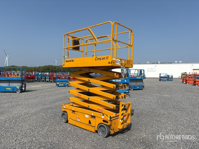 2014 Haulotte Compact 12 Electric Scissor Lift - Käärlift: pilt 1 2014 Haulotte Compact 12 Electric Scissor Lift - Käärlift: pilt 1