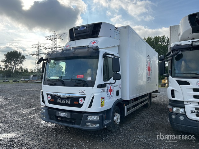 2014 MAN TGL12.250 Diesel T/A Sleeper Truck Tractor - Hooldusniiduk/ Multšer: pilt 2 2014 MAN TGL12.250 Diesel T/A Sleeper Truck Tractor - Hooldusniiduk/ Multšer: pilt 2
