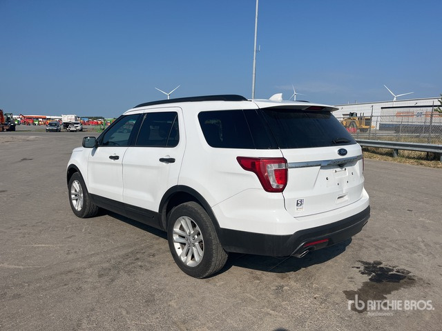 2015 Ford Explorer 4WD SUV - Maastur: pilt 2 2015 Ford Explorer 4WD SUV - Maastur: pilt 2