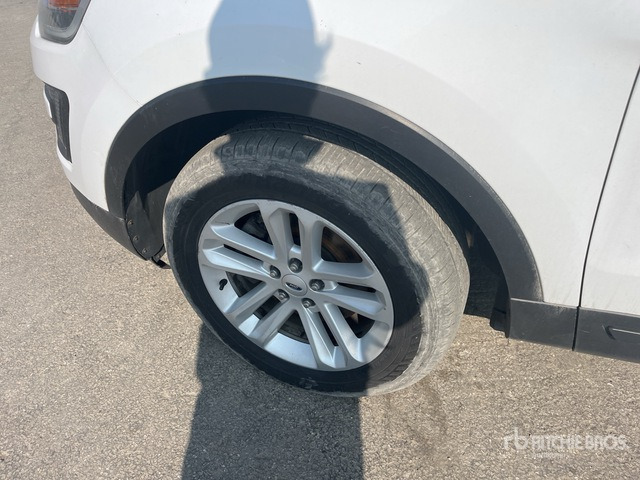 2015 Ford Explorer 4WD SUV - Maastur: pilt 4 2015 Ford Explorer 4WD SUV - Maastur: pilt 4