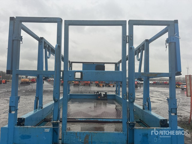 2015 Genie GS-3369RT 4x4 Diesel (Inoperable) Scissor Lift - Käärlift: pilt 4 2015 Genie GS-3369RT 4x4 Diesel (Inoperable) Scissor Lift - Käärlift: pilt 4