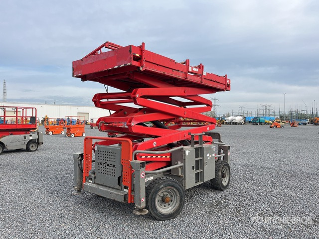 2016 Skyjack SJ8841 4x4 Diesel Scissor Lift - Käärlift: pilt 2 2016 Skyjack SJ8841 4x4 Diesel Scissor Lift - Käärlift: pilt 2