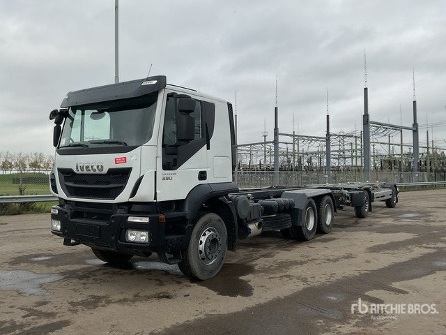 Iveco Trakker 380 Containervrachtwagen - Konteinerveduk/ Tõstukiga veoauto: pilt 1 Iveco Trakker 380 Containervrachtwagen - Konteinerveduk/ Tõstukiga veoauto: pilt 1