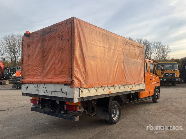 2010 Mercedes-Benz 818DE 4x2 Crew Cab Service Truck - Muu seadmestik: pilt 4 2010 Mercedes-Benz 818DE 4x2 Crew Cab Service Truck - Muu seadmestik: pilt 4