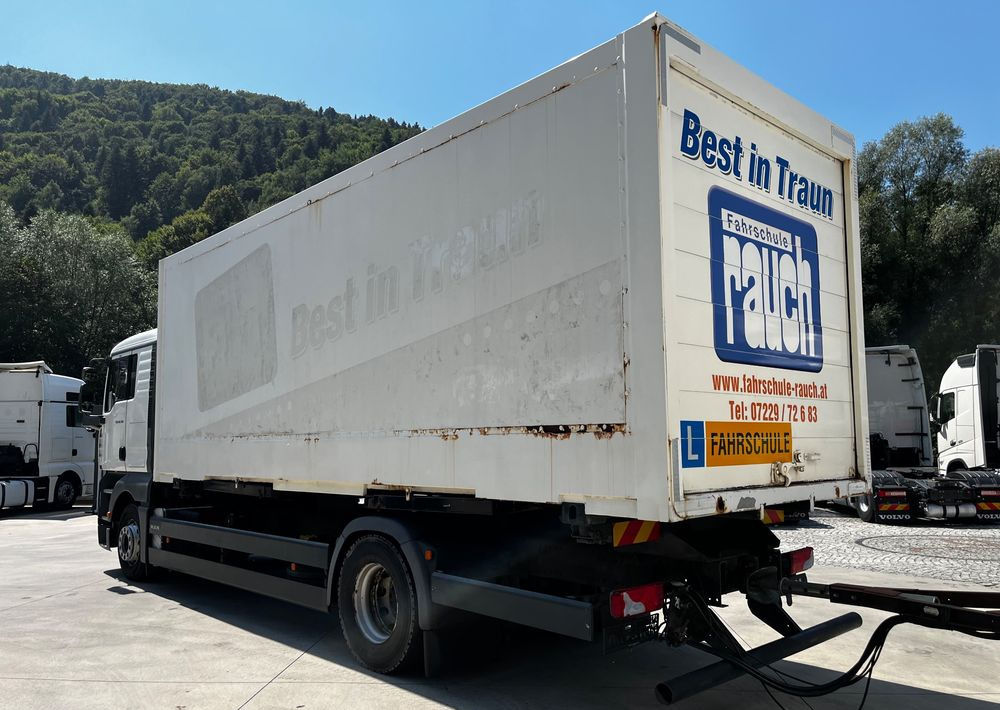 MAN TGA 18.350 6x2 D20 // BDF // Niski Przebieg // + Przyczepa Schmitz BDF // - Kabiinišassiiga veoauto: pilt 4 MAN TGA 18.350 6x2 D20 // BDF // Niski Przebieg // + Przyczepa Schmitz BDF // - Kabiinišassiiga veoauto: pilt 4