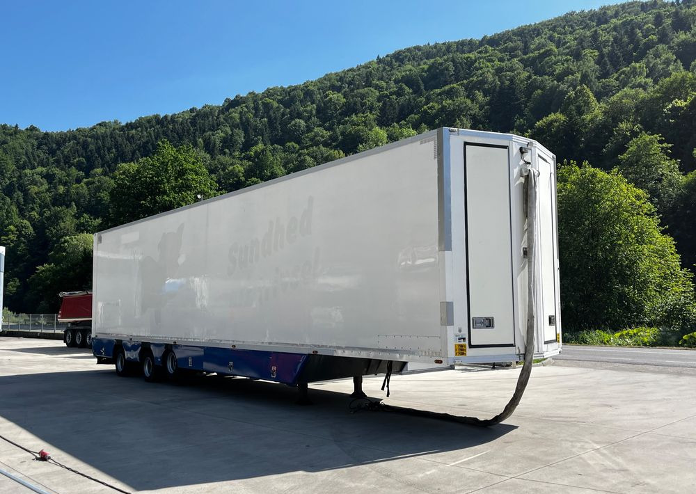 Pezzaioli HMK Industri // Do przewozu zwierząt // 2004 Rok // 3 Pokłady // Waga // Osi skrętne // Oznonacja // - Loomaveo poolhaagis: pilt 4 Pezzaioli HMK Industri // Do przewozu zwierząt // 2004 Rok // 3 Pokłady // Waga // Osi skrętne // Oznonacja // - Loomaveo poolhaagis: pilt 4