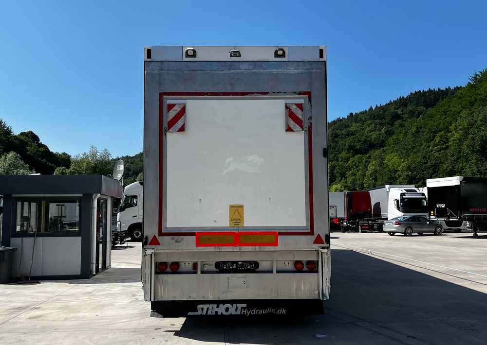 Pezzaioli HMK Industri // Do przewozu zwierząt // 2004 Rok // 3 Pokłady // Waga // Osi skrętne // Oznonacja // - Loomaveo poolhaagis: pilt 5 Pezzaioli HMK Industri // Do przewozu zwierząt // 2004 Rok // 3 Pokłady // Waga // Osi skrętne // Oznonacja // - Loomaveo poolhaagis: pilt 5