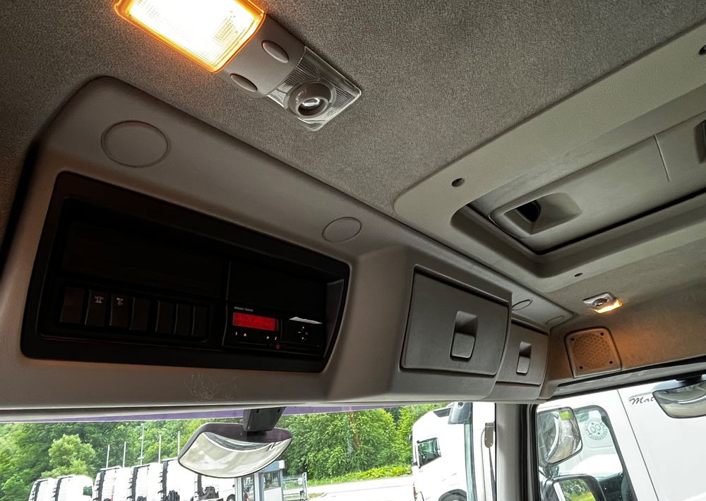 Renault Kerax 380 EEV // Skrzynia Burtowa // HIAB XS166 Hipro + Radio // Zwolnice // // - Kraanaga veoauto, Madelveok/ Platvormveok: pilt 4 Renault Kerax 380 EEV // Skrzynia Burtowa // HIAB XS166 Hipro + Radio // Zwolnice // // - Kraanaga veoauto, Madelveok/ Platvormveok: pilt 4