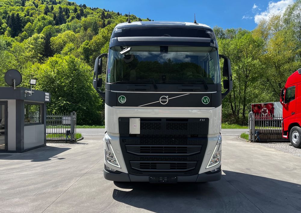 Volvo FH 500 EURO 6 // Standard // 2024 Rok // Parkclima // Globe XL // Skóry // Joystick // - Sadulveok: pilt 3 Volvo FH 500 EURO 6 // Standard // 2024 Rok // Parkclima // Globe XL // Skóry // Joystick // - Sadulveok: pilt 3