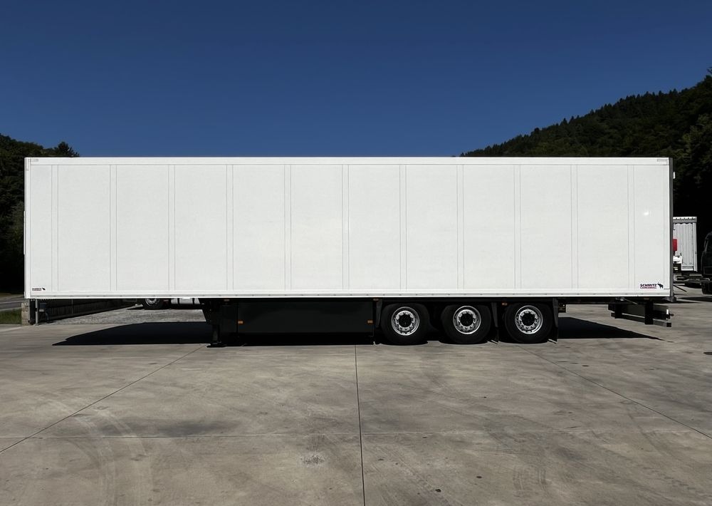 Schmitz Cargobull Chłodnia // 2010 Rok // 2 osie podnoszone // Doppelstock // Kosz paletowy // - Külmutiga poolhaagis: pilt 5 Schmitz Cargobull Chłodnia // 2010 Rok // 2 osie podnoszone // Doppelstock // Kosz paletowy // - Külmutiga poolhaagis: pilt 5