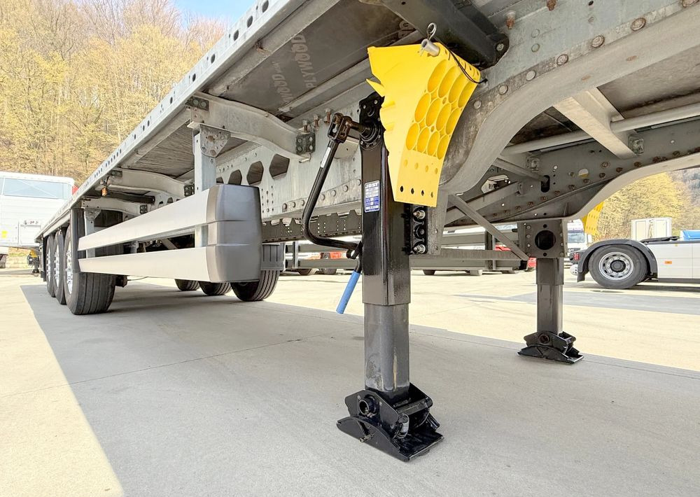 Platvorm/ Madelpoolhaagis Schmitz Cargobull STANDARD: pilt 13