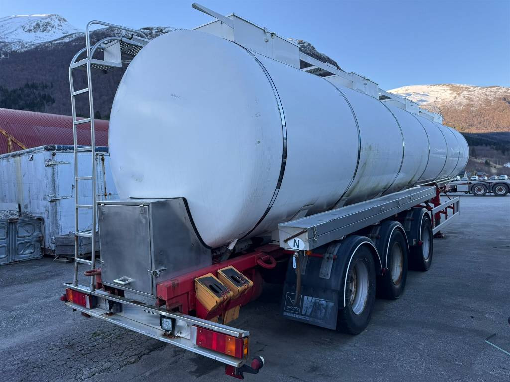Annet Schrader tank trailer 32 m2 - Tsistern poolhaagis: pilt 1 Annet Schrader tank trailer 32 m2 - Tsistern poolhaagis: pilt 1