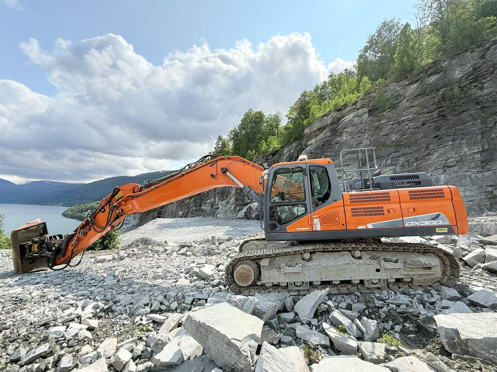 Doosan DX 300 LC-5 - Lintekskavaator: pilt 3 Doosan DX 300 LC-5 - Lintekskavaator: pilt 3