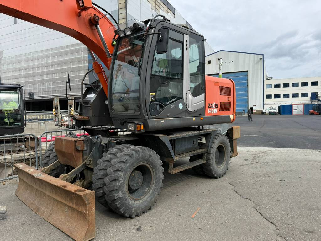 Hitachi ZX 140 W-3 - Ratastel ekskavaator: pilt 3 Hitachi ZX 140 W-3 - Ratastel ekskavaator: pilt 3