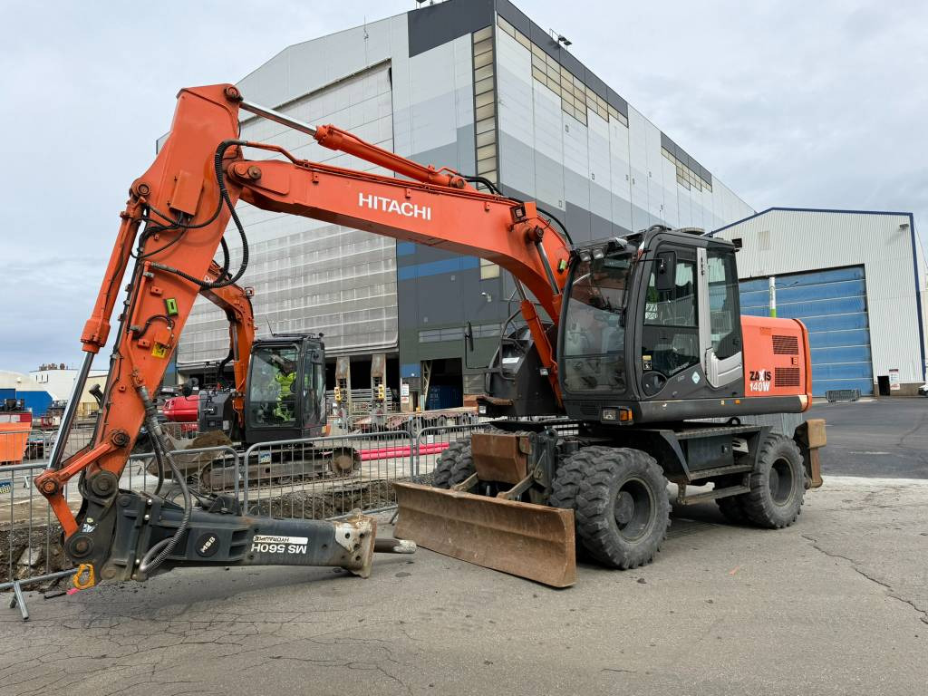 Hitachi ZX 140 W-3 - Ratastel ekskavaator: pilt 1 Hitachi ZX 140 W-3 - Ratastel ekskavaator: pilt 1