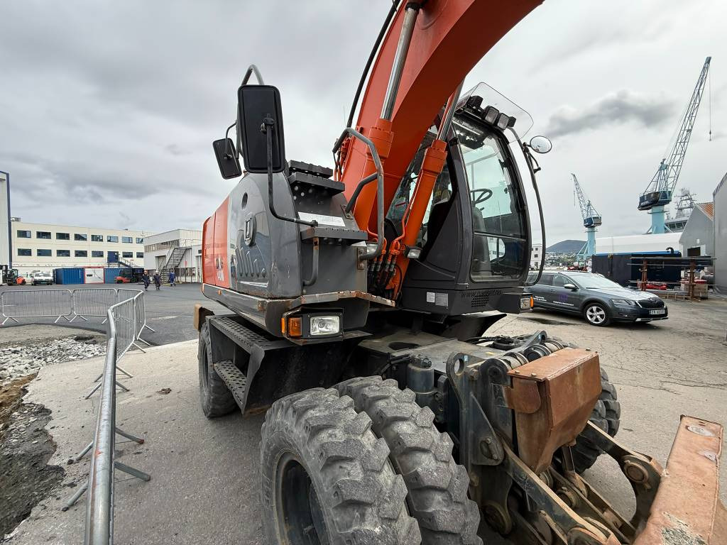 Ratastel ekskavaator Hitachi ZX 140 W-3: pilt 6