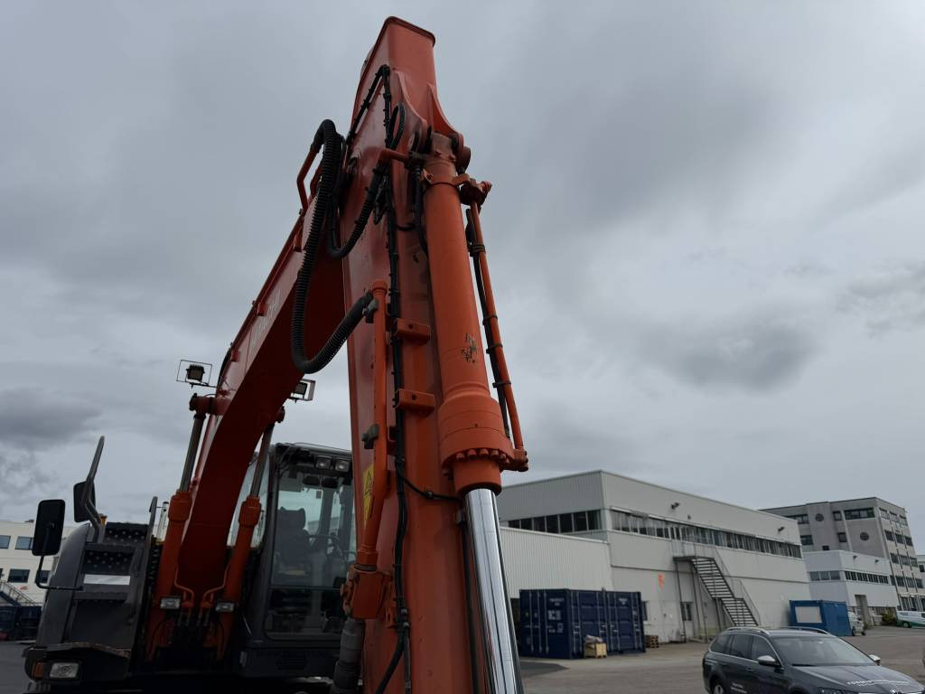 Ratastel ekskavaator Hitachi ZX 140 W-3: pilt 16