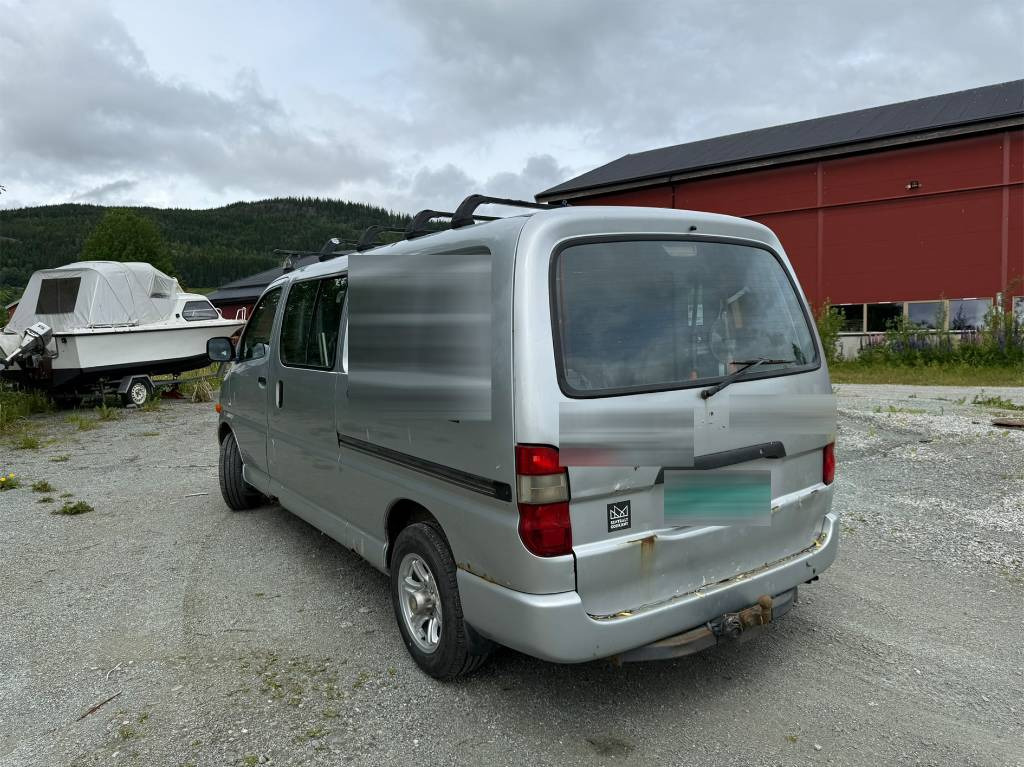 Toyota Hiace 4x4 - Kaubik: pilt 3 Toyota Hiace 4x4 - Kaubik: pilt 3