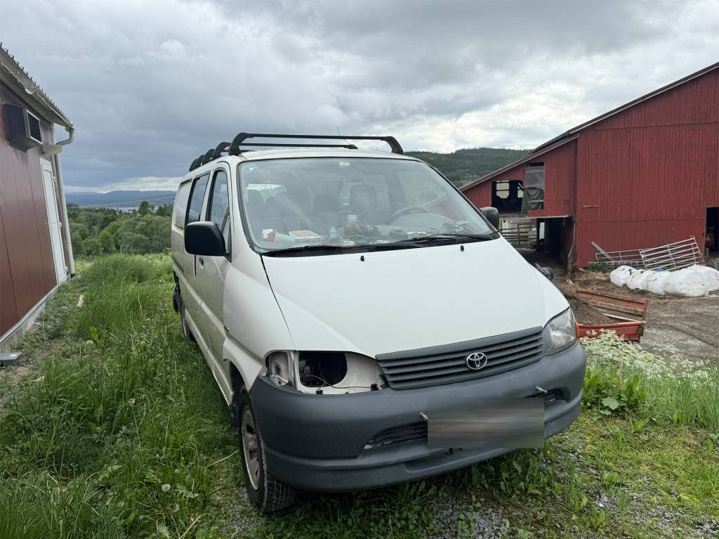 Toyota Hiace 4x4 - Kaubik: pilt 2 Toyota Hiace 4x4 - Kaubik: pilt 2