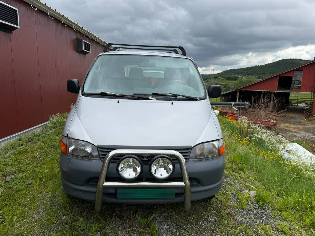 Toyota Hiace 4x4 - Kaubik: pilt 3 Toyota Hiace 4x4 - Kaubik: pilt 3