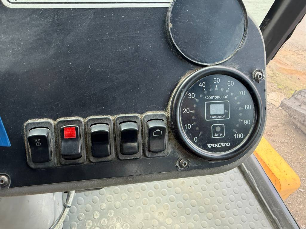 Tihendaja Volvo SD 160 D X: pilt 15