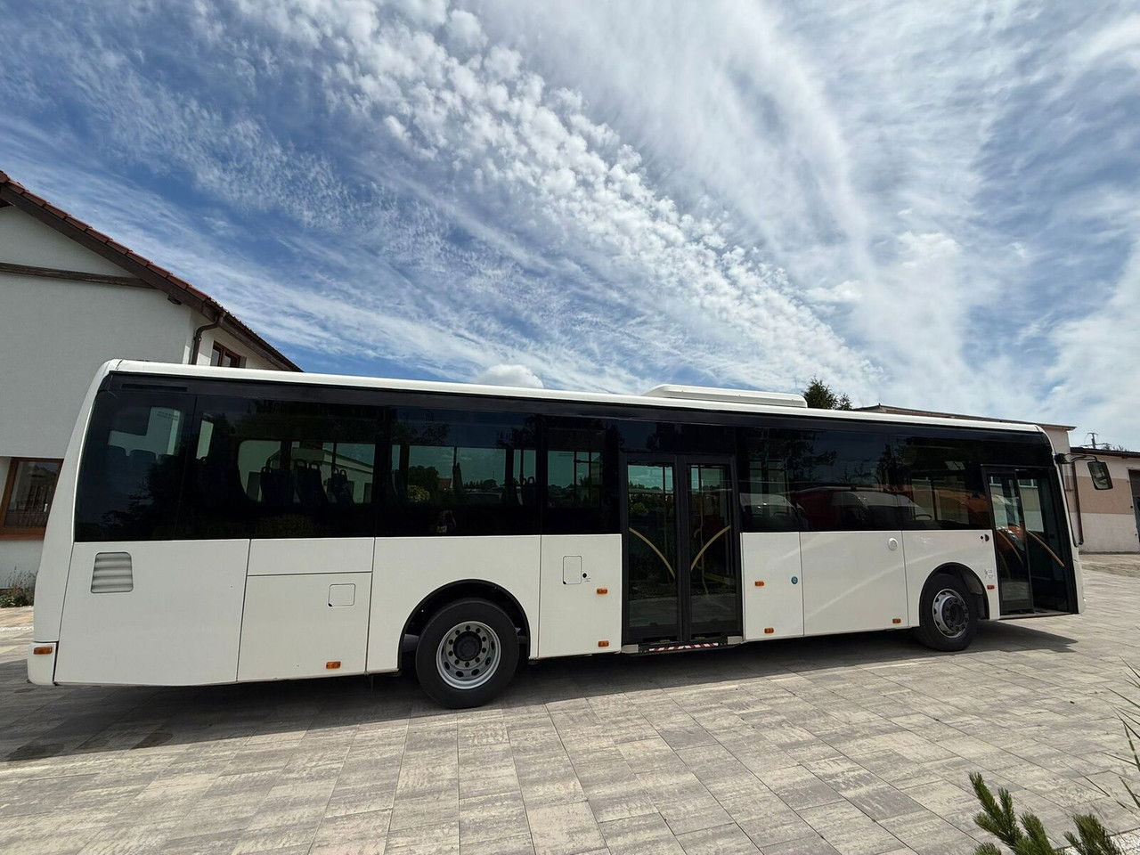 Irisbus Crossway LE SFR 161 Euro 5 Klimatyzacja Thermoking 12metrów 37mi - Linnaliini buss: pilt 4 Irisbus Crossway LE SFR 161 Euro 5 Klimatyzacja Thermoking 12metrów 37mi - Linnaliini buss: pilt 4