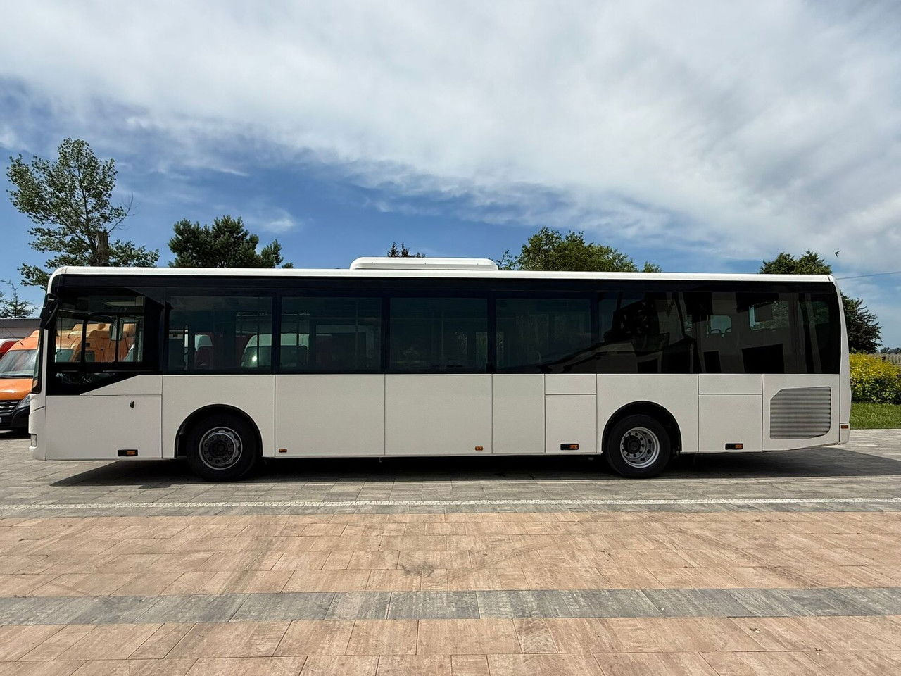 Irisbus Crossway LE SFR 161 Euro 5 Klimatyzacja Thermoking 12metrów 37mi - Linnaliini buss: pilt 5 Irisbus Crossway LE SFR 161 Euro 5 Klimatyzacja Thermoking 12metrów 37mi - Linnaliini buss: pilt 5