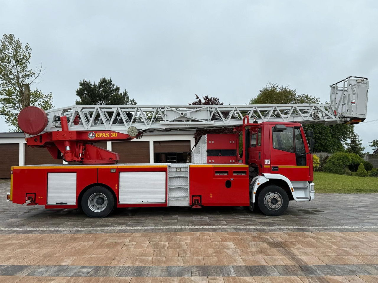 Iveco 130E23 - Tuletõrjeauto: pilt 4 Iveco 130E23 - Tuletõrjeauto: pilt 4