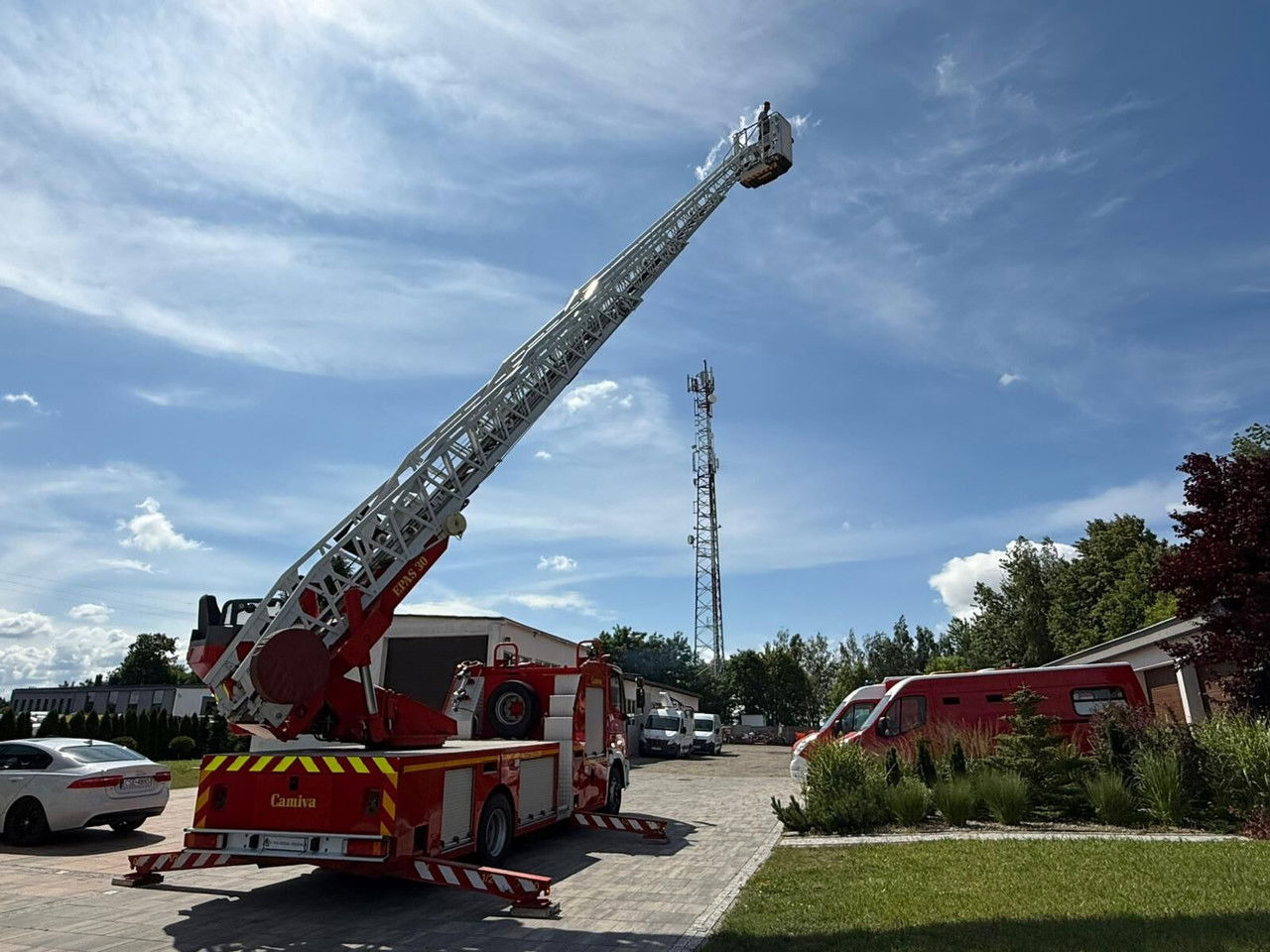 Iveco Eurocargo 130E24 30metrów Podnośnik koszowy zwyżka - Veoautolt tõusev platvorm: pilt 2 Iveco Eurocargo 130E24 30metrów Podnośnik koszowy zwyżka - Veoautolt tõusev platvorm: pilt 2