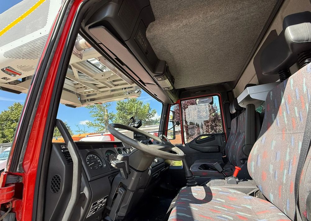 Tuletõrjeauto, Veoautolt tõusev platvorm Iveco Eurocargo 130E24: pilt 15