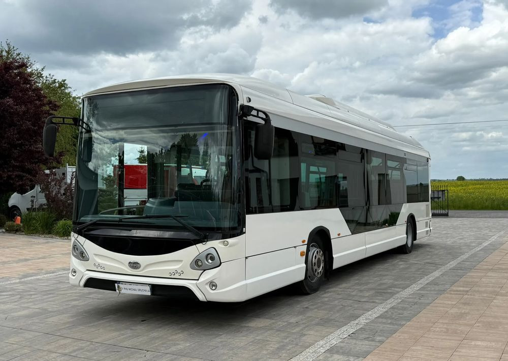 Iveco Heuliez GX 337 - Linnaliini buss: pilt 1 Iveco Heuliez GX 337 - Linnaliini buss: pilt 1