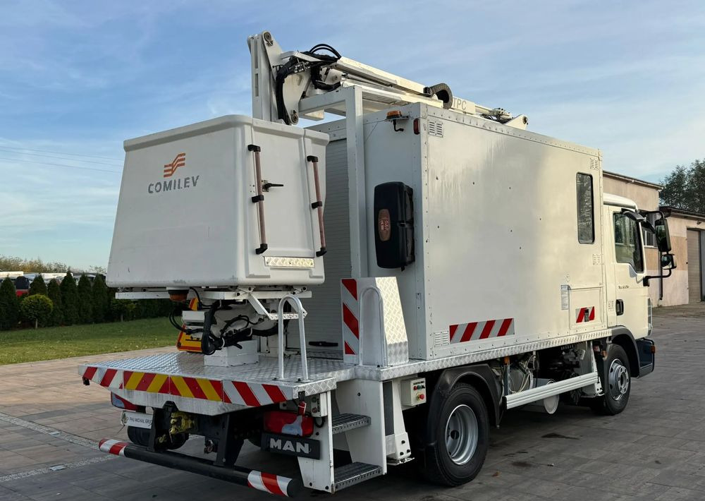 MAN TGL 12.250 - Veoautolt tõusev platvorm: pilt 4 MAN TGL 12.250 - Veoautolt tõusev platvorm: pilt 4